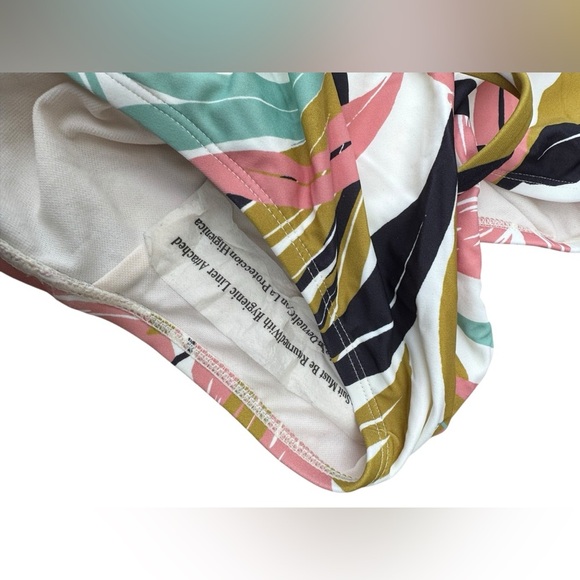 Women's Belted V-Neck Medium Coverage One Piece Swimsuit - Kona Sol Size Medium - Picture 3 of 5